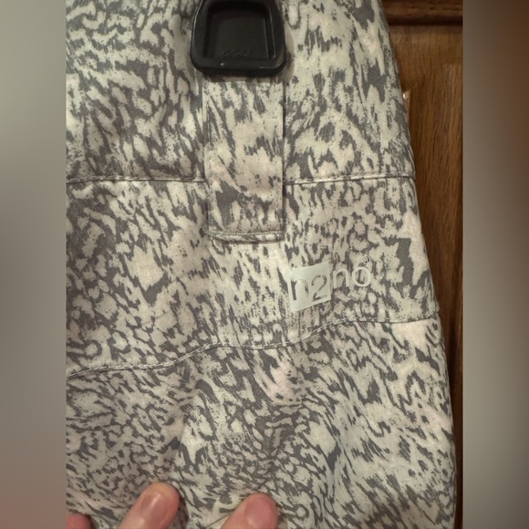 Patagonia Insulated Snowbelle Ski Pants, grey white, size XS, winter, snow - Picture 2 of 6